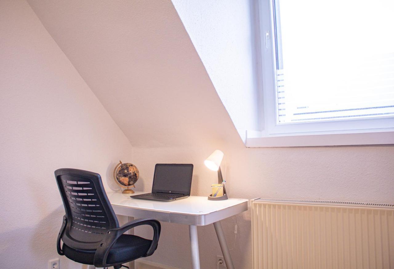 Bis 5 Personen, Parkplatz, Arbeitsplatz Apartment *