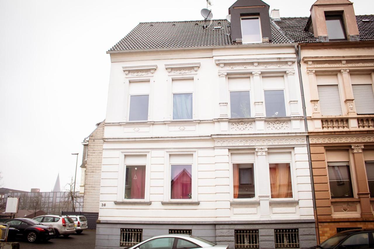 Bis 5 Personen, Parkplatz, Arbeitsplatz Apartment Solingen